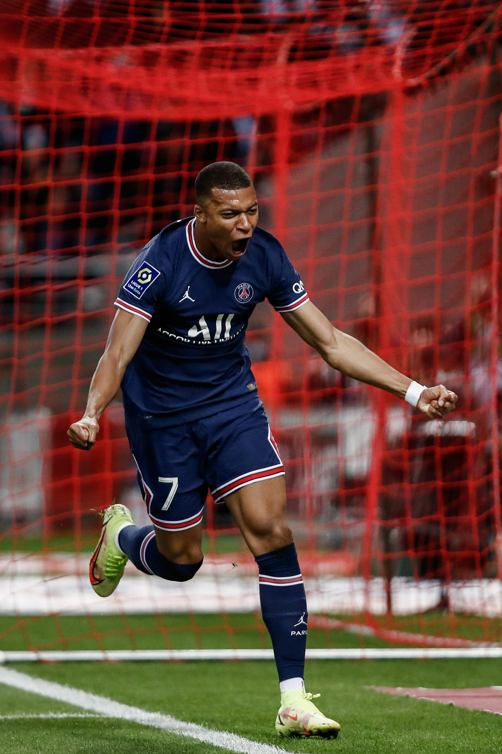 67场26球，瑟洛特升至挪威国家队历史射手榜第三位（瑟洛特67场打入26球，升至挪威队史射手榜第三）