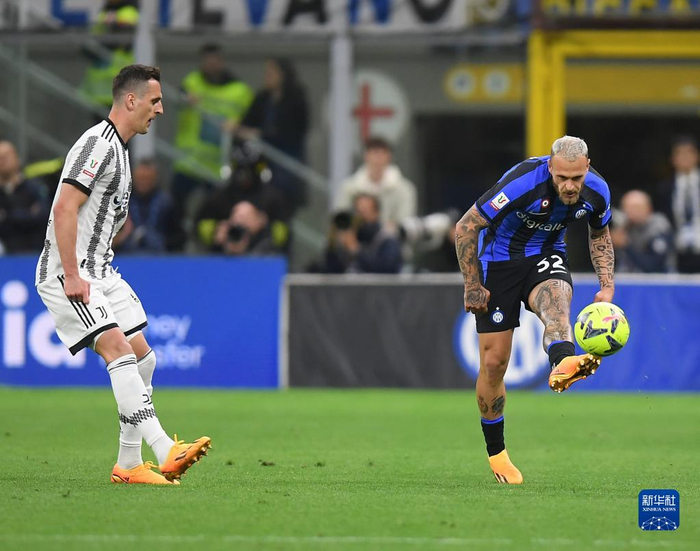 POV：当你站在麦克·迈尼昂面前😳（第一视角：直面麦克·迈尼昂😳）